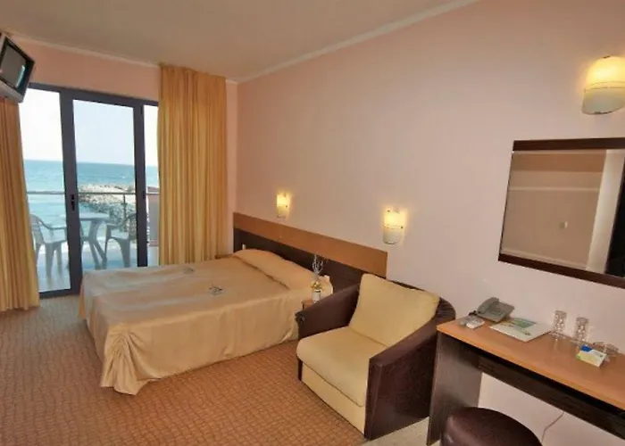 Хотел Bijou Равда