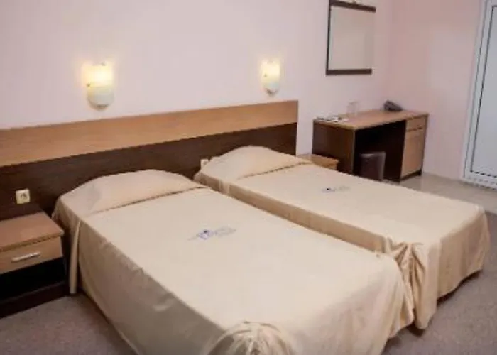 Хотел Bijou Равда