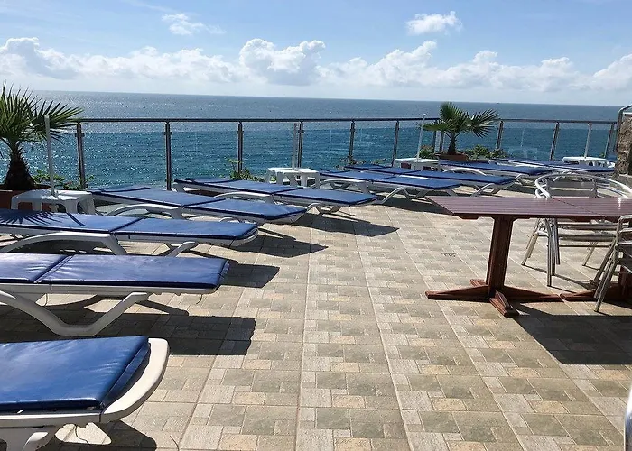 Хотел Bijou Равда