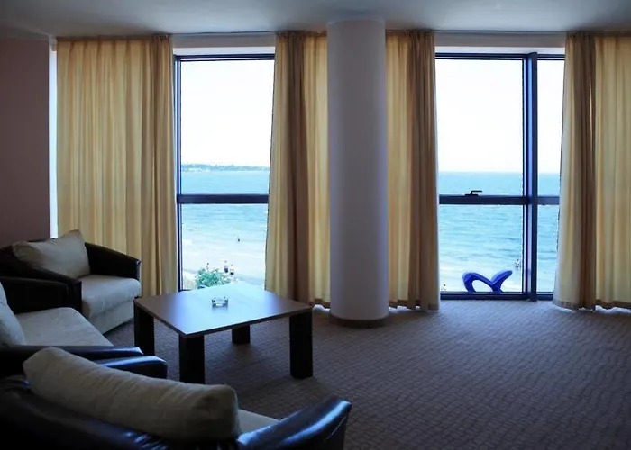 Хотел Bijou Равда