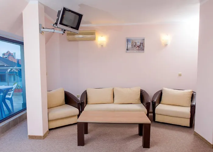 Хотел Bijou Равда