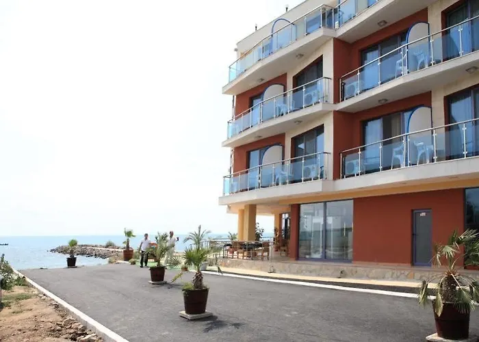 Хотел Bijou Равда